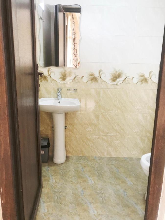 Tiktok House Hotel Koboeleti Buitenkant foto