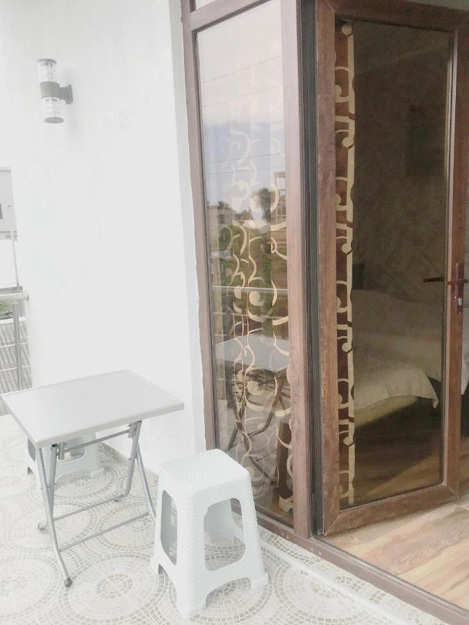 Tiktok House Hotel Koboeleti Buitenkant foto