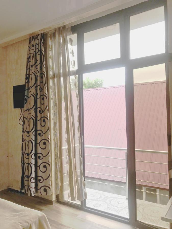 Tiktok House Hotel Koboeleti Buitenkant foto