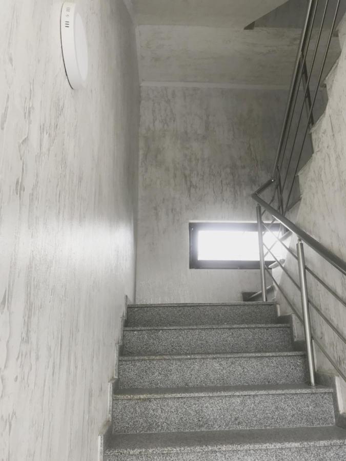 Tiktok House Hotel Koboeleti Buitenkant foto