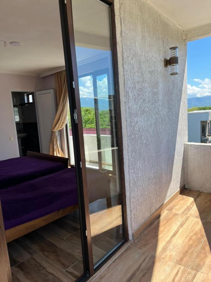 Tiktok House Hotel Koboeleti Buitenkant foto