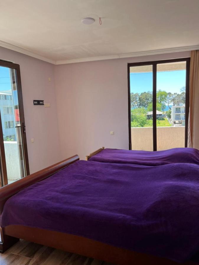 Tiktok House Hotel Koboeleti Buitenkant foto
