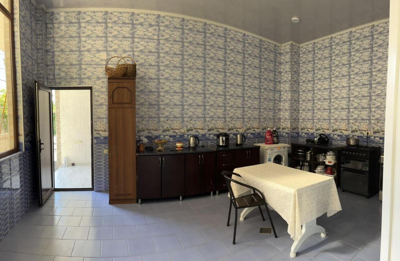 Tiktok House Hotel Koboeleti Buitenkant foto