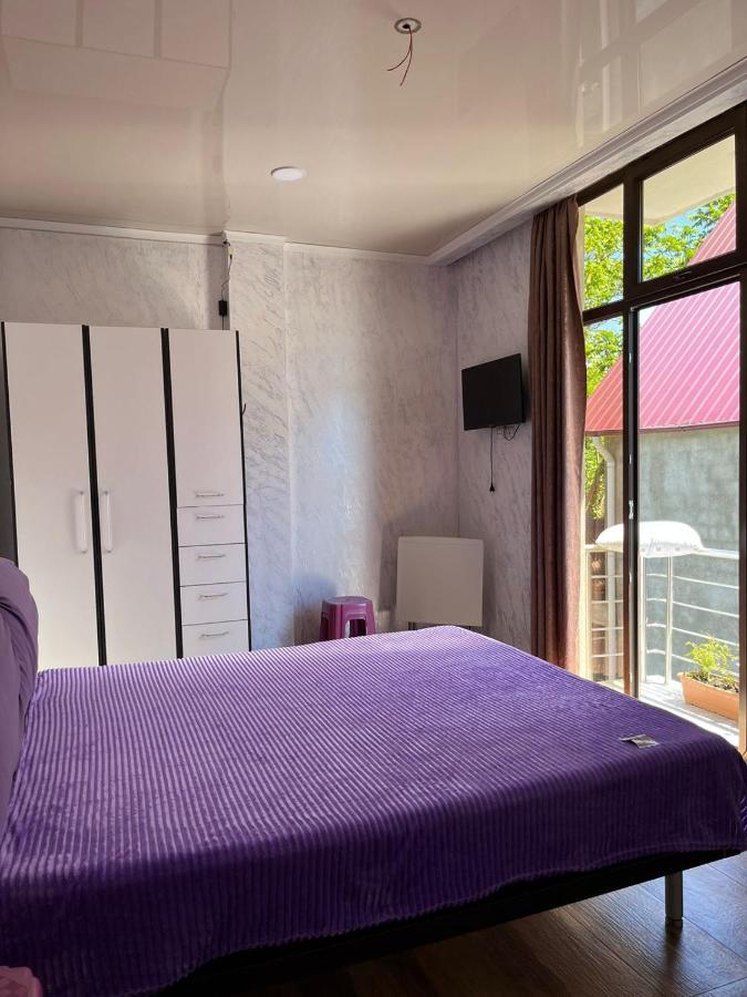 Tiktok House Hotel Koboeleti Buitenkant foto
